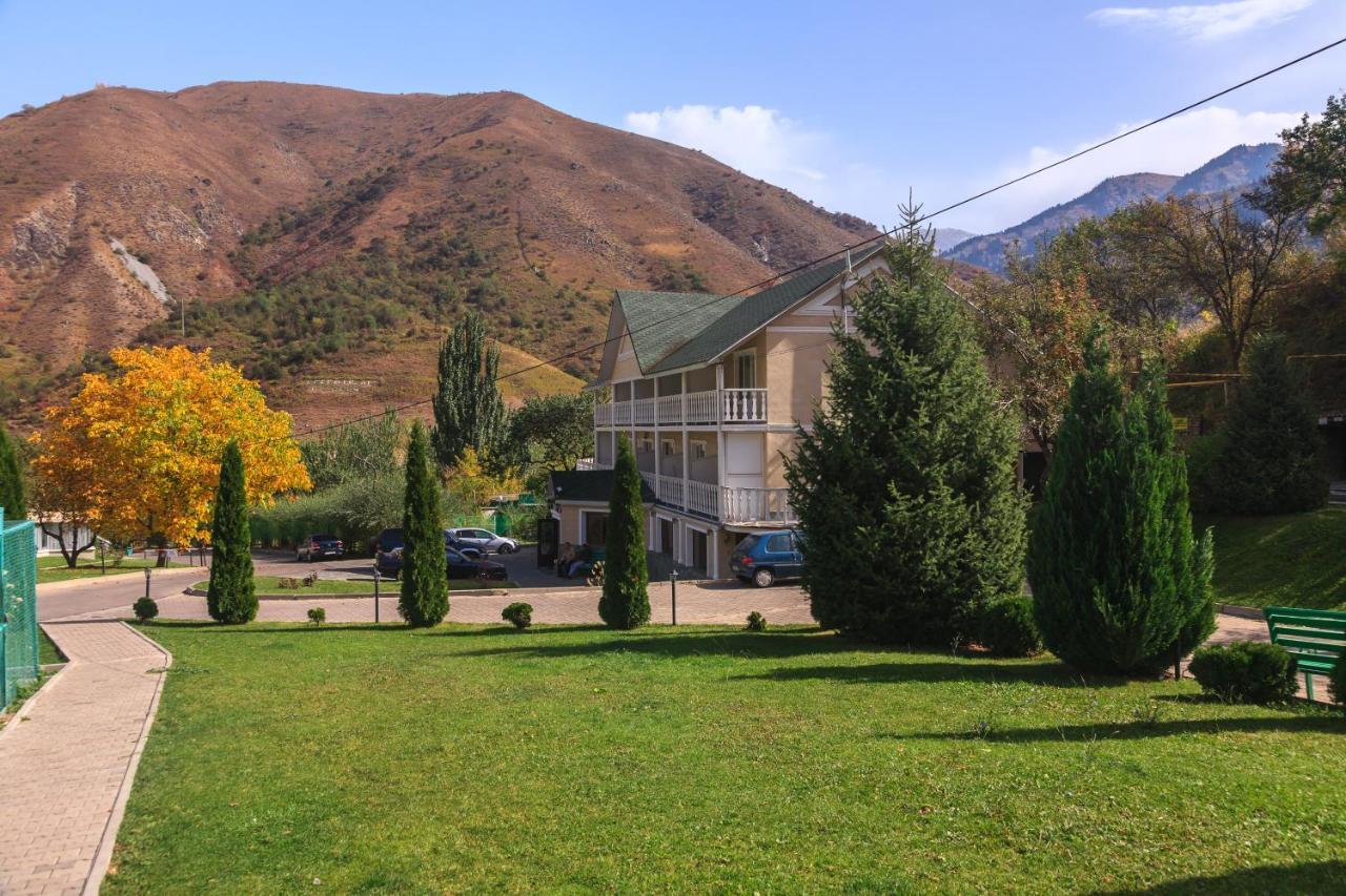 Sunkar Hotel Almaty Exterior photo