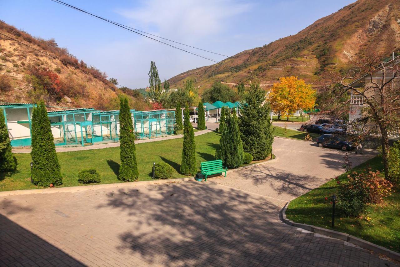 Sunkar Hotel Almaty Exterior photo