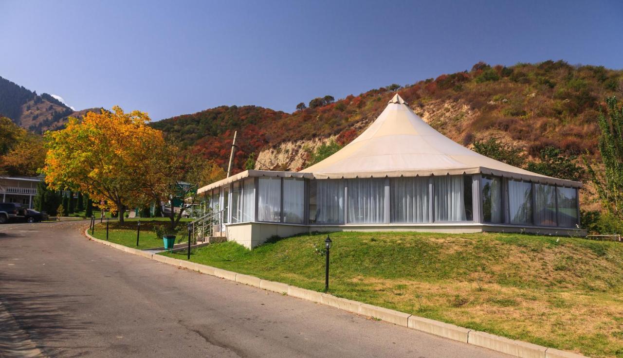 Sunkar Hotel Almaty Exterior photo